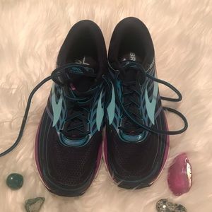 Women’s Brooks sneakers